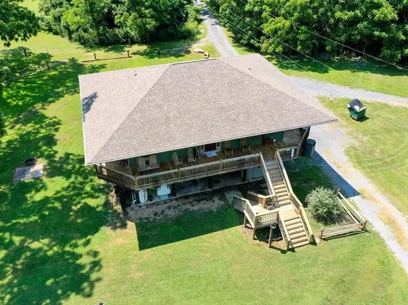 18796 State Route 12 #2, Hinton, WV 25951