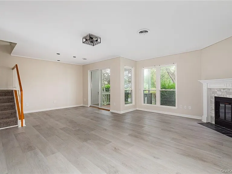 21 Pond Dr W — Photo 15