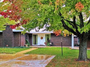 441 Central Ave, Aurora, IL 60506