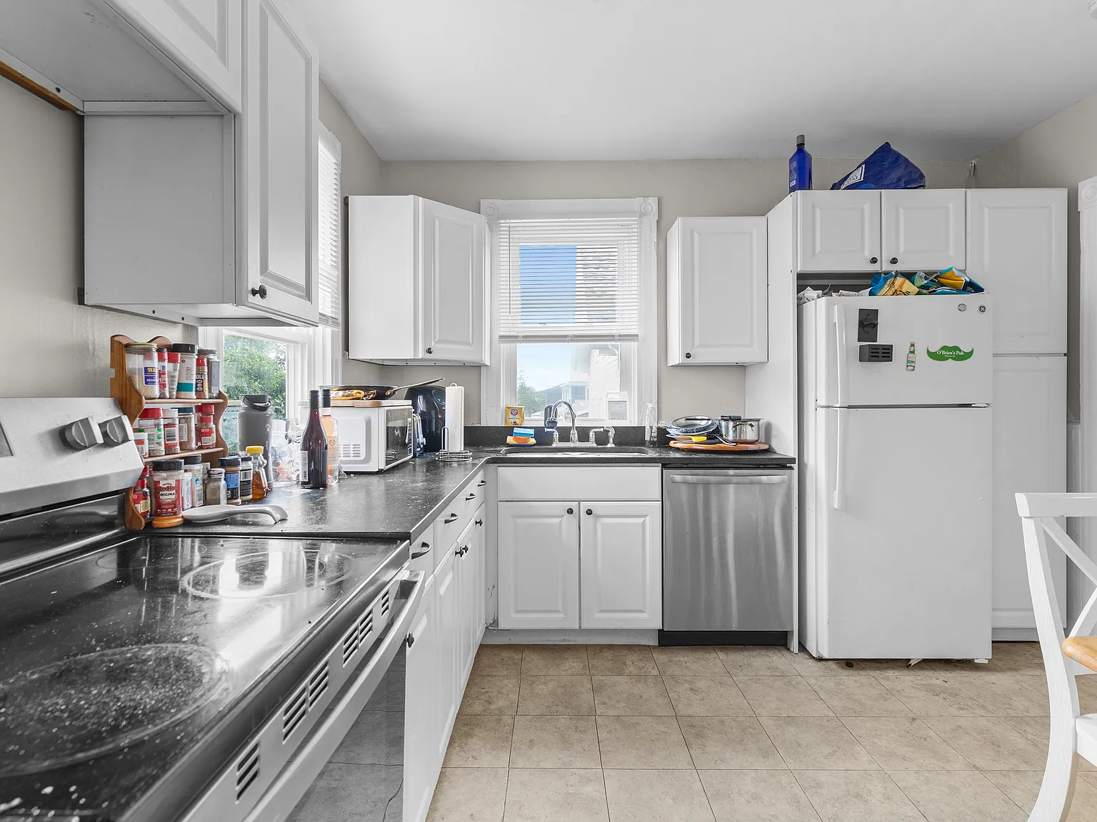 3 bed, 1200 sqft, $2,800 — Photo 2