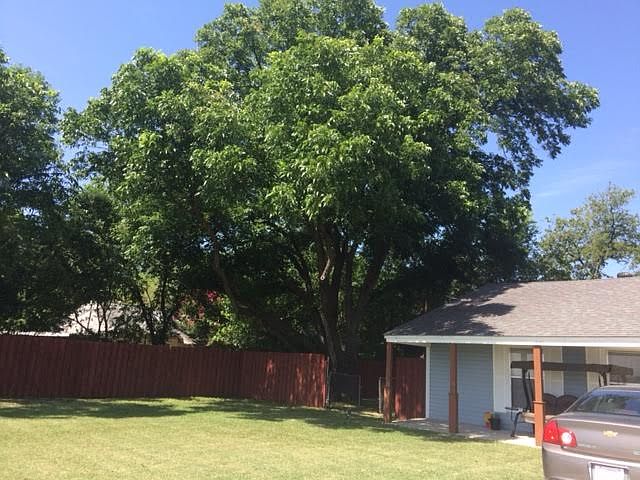 1st image of 609 SE 14th St