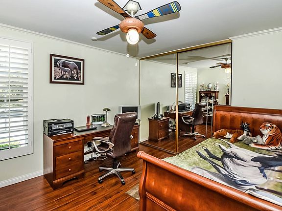 4th image of 6212 Capistrano Ave