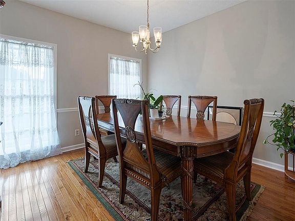 4th image of 1945 Watercrest Cir