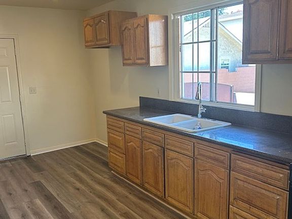 3rd image of 649-651 W Sepulveda St
