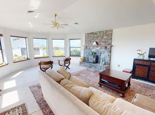 1240 Collis Ln, Brookings, OR 97415