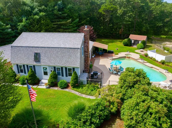 1 Lisa Lane, Mashpee, MA 02649