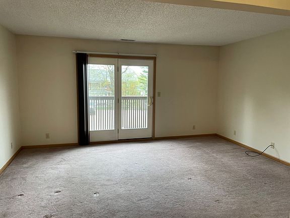 5th image of 1510 Chicago Ave #8