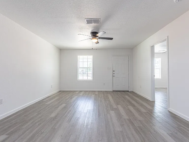 1006 County Road 4516 — Photo 10