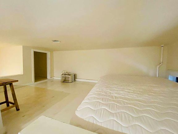 5th image of 249 W 76th St APT 1A