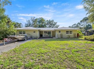 25 64th St, Yankeetown, FL 34498