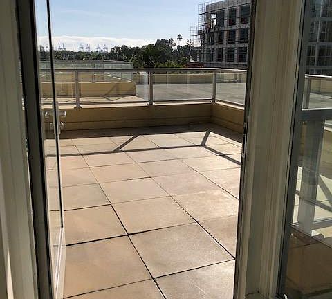 4th image of 400 E Ocean Blvd #204