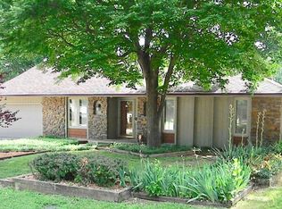 1226 S Plaza Ave, Springfield, MO 65804