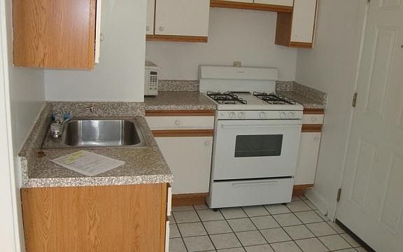 4th image of 2453 W Gunnison St APT Gdn