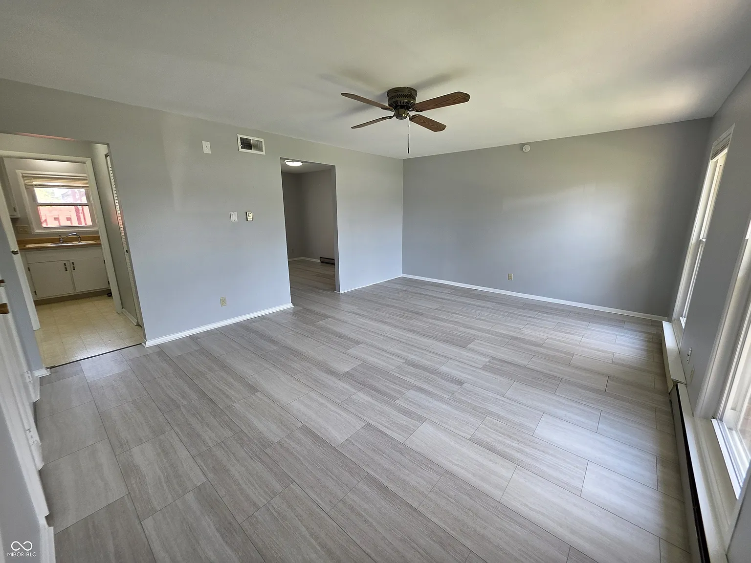 3 bed, 1.5 bath, 1242 sqft, $1,145 — Photo 2