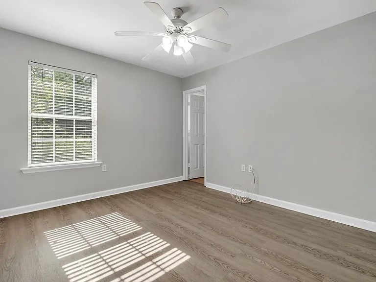 2738 W Tharpe St #404 — Photo 23