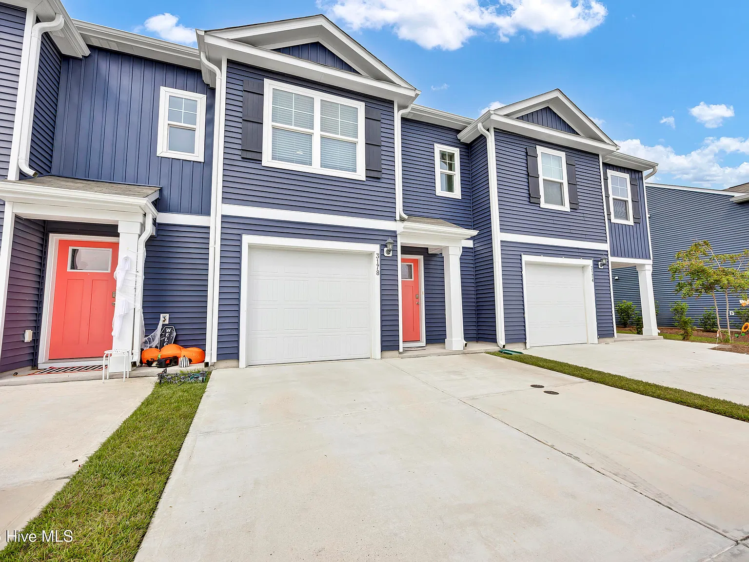 3 bed, 2.5 bath, $1,750 — Photo 2