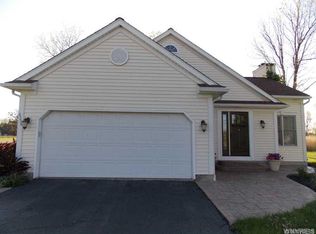 6358 Heritage Point N, Lockport, NY 14094