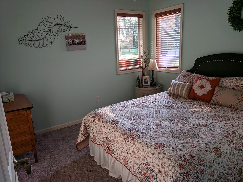 2nd image of 212 Red School Ln