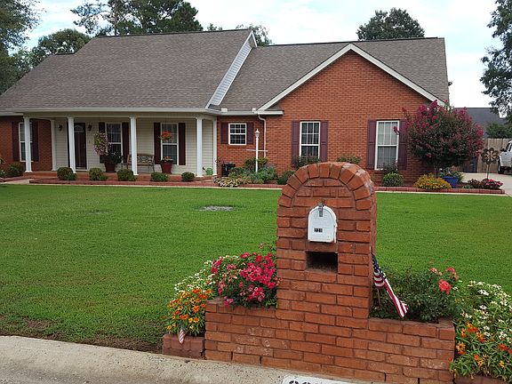2nd image of 221 Ellicott Dr