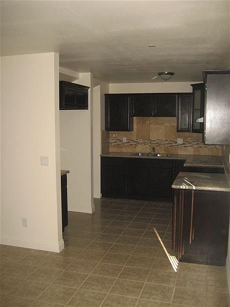 2nd image of 1524 W 84th Pl