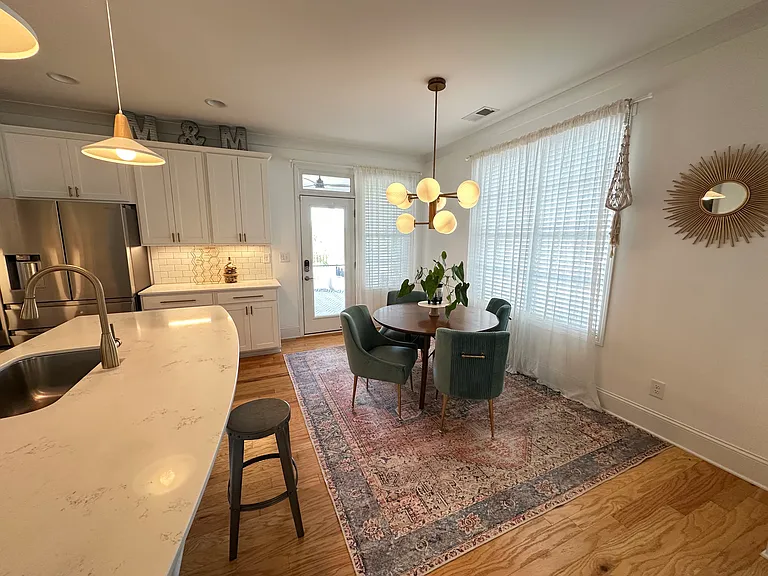 Mint Ave — Photo 3