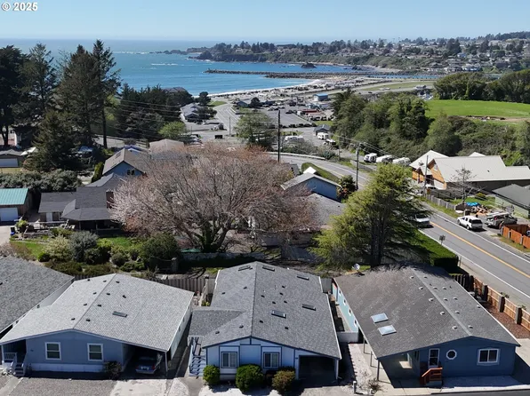 97940 W Benham Ln APT 21, Brookings, OR 97415