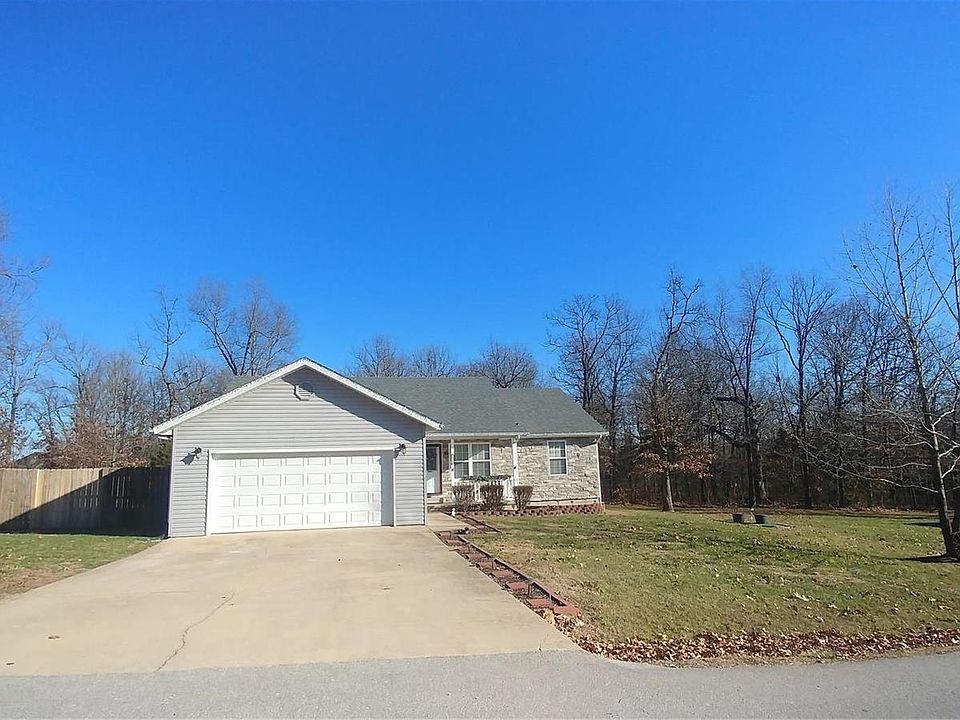 1st image of 19560 Lenox Ln