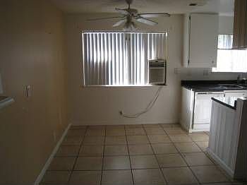 5th image of 2127 Swan Ct APT 4