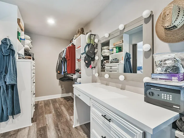 24237 Creekwood Dr — Photo 34