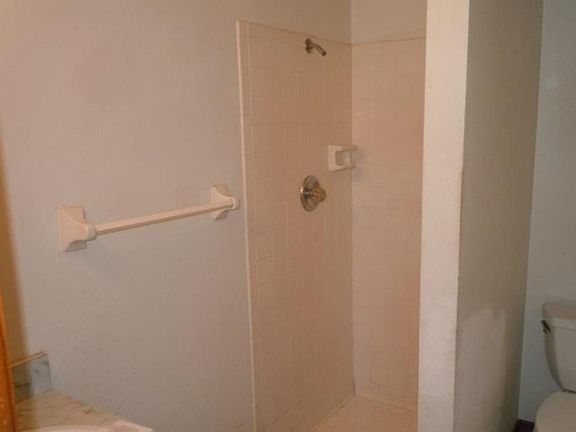 4th image of 2757 Northport Dr