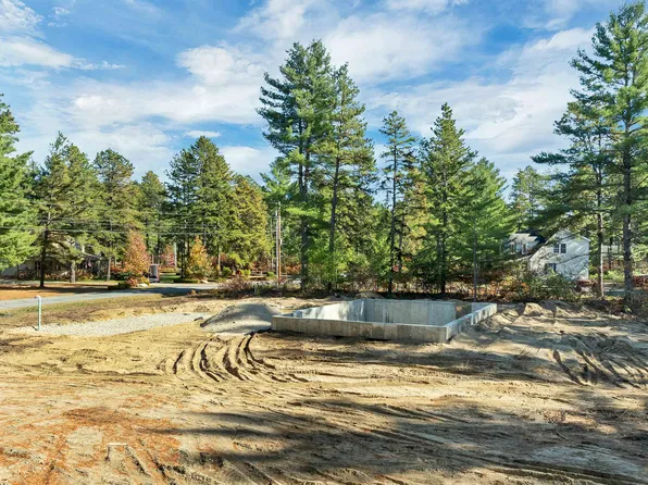 26 Logan Way, Ossipee, NH 03864