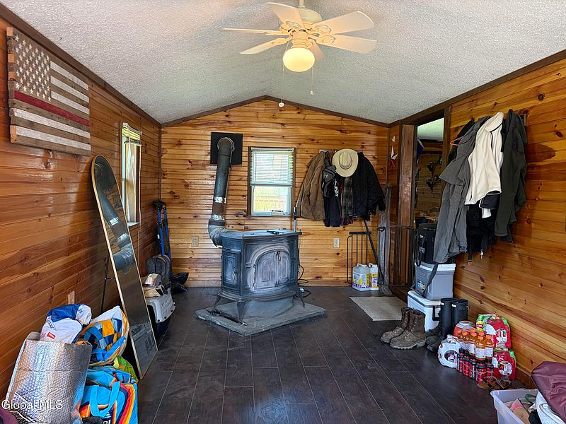 2nd image of 934 Sciota Road