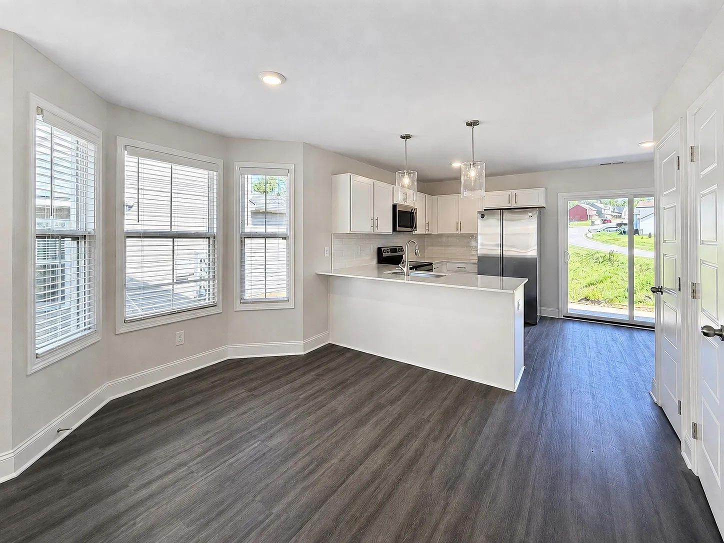 2 bed, 2.5 bath, 1224 sqft, $1,395 — Photo 2