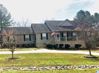 335 Ray St, Centre, AL 35960