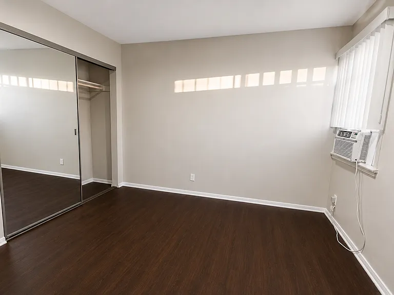 611 Levering Ave — Photo 14