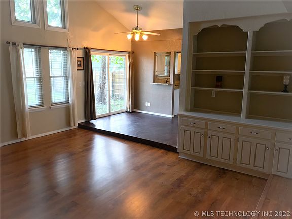 3rd image of 1056 E 138th St