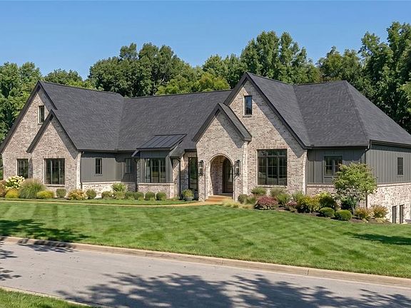 3rd image of 1 Sedona Manor Hl