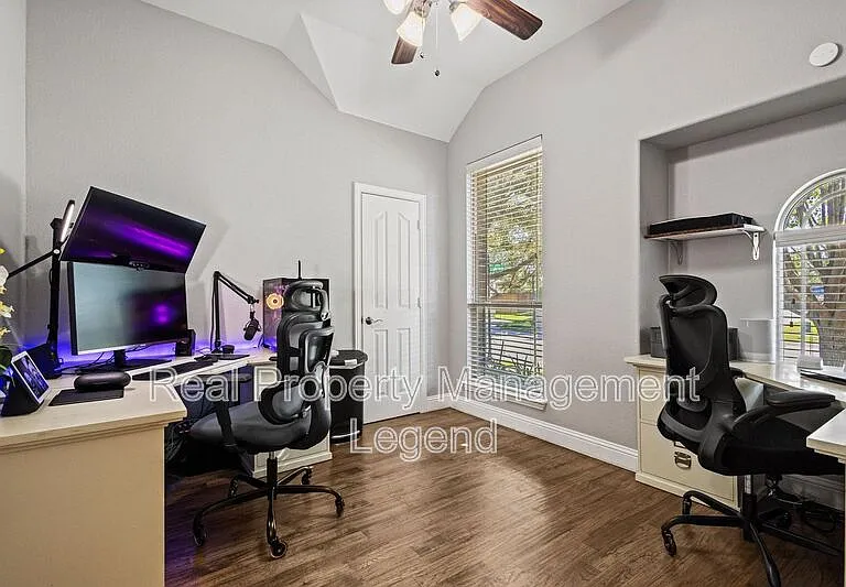 1451 Cedar Hollow Dr — Photo 11