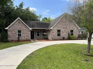 2206 Jefferson Ave, Pascagoula, MS 39563