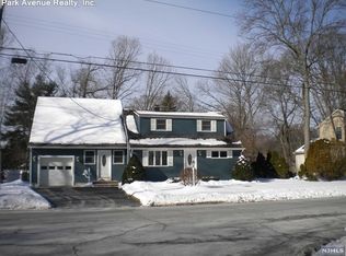 19 Gerard Dr, Waldwick, NJ 07463