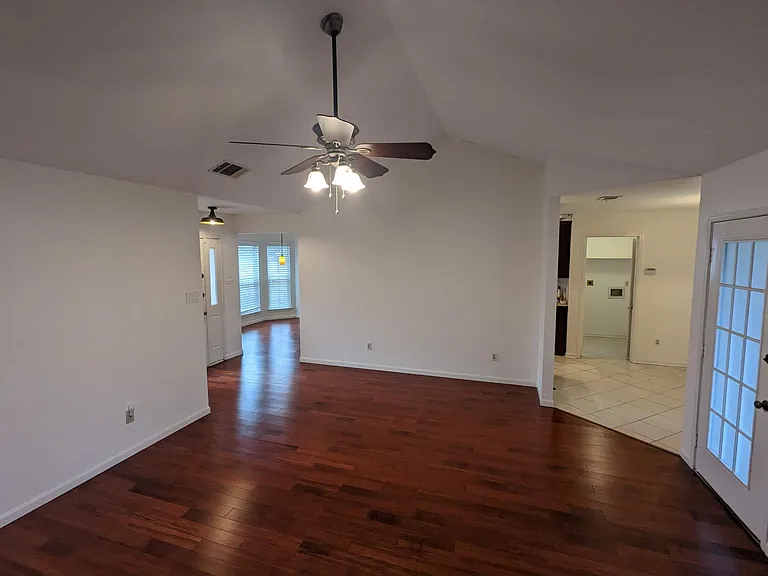 266 Barclay Ave — Photo 3