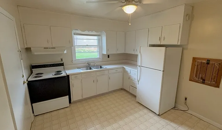 424 Harding Ave #C — Photo 3