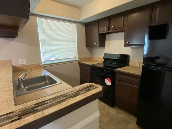 2 Bedroom 1.5 Bath Apt at the Monterey Square Apts NW OKC, 3758 N Nicklas Ave, Oklahoma City, OK 73122