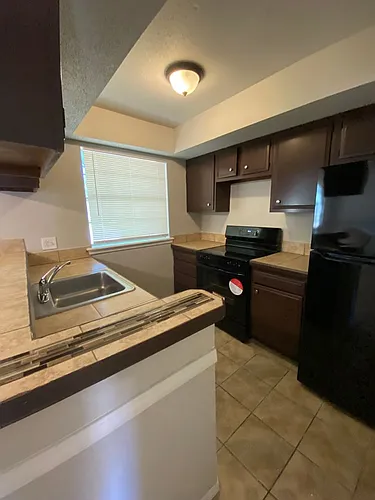2 Bedroom 1.5 Bath Apt at the Monterey Square Apts NW OKC Photo 1