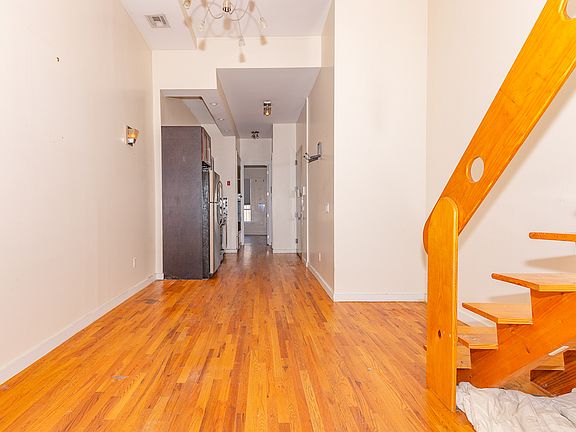 3rd image of 71 Wilson Ave #6N