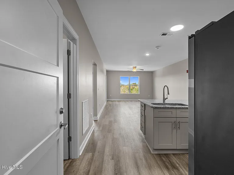 2272 Dolphin Shores Dr SW #402 — Photo 7