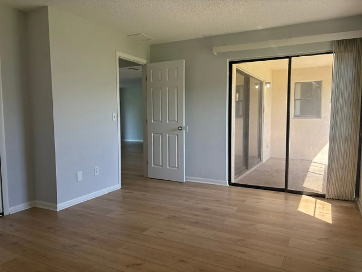 1110 Se 9Th Ct — Photo 3