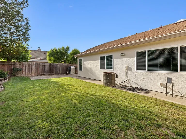 9170 Lakemont Dr — Photo 15