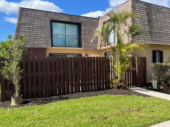 5203 Waterview Circle, Palm Springs, FL 33461