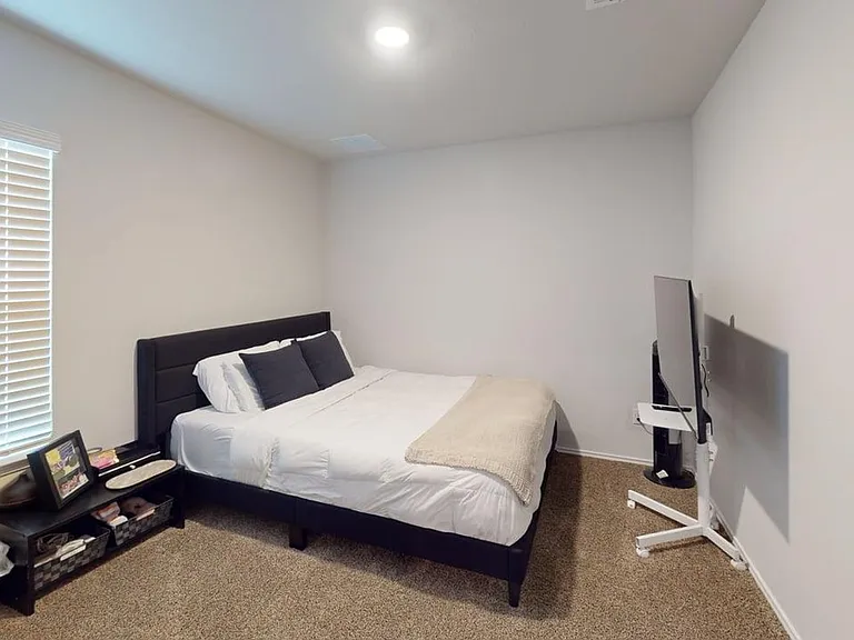 10016 Avendesora Rd — Photo 14